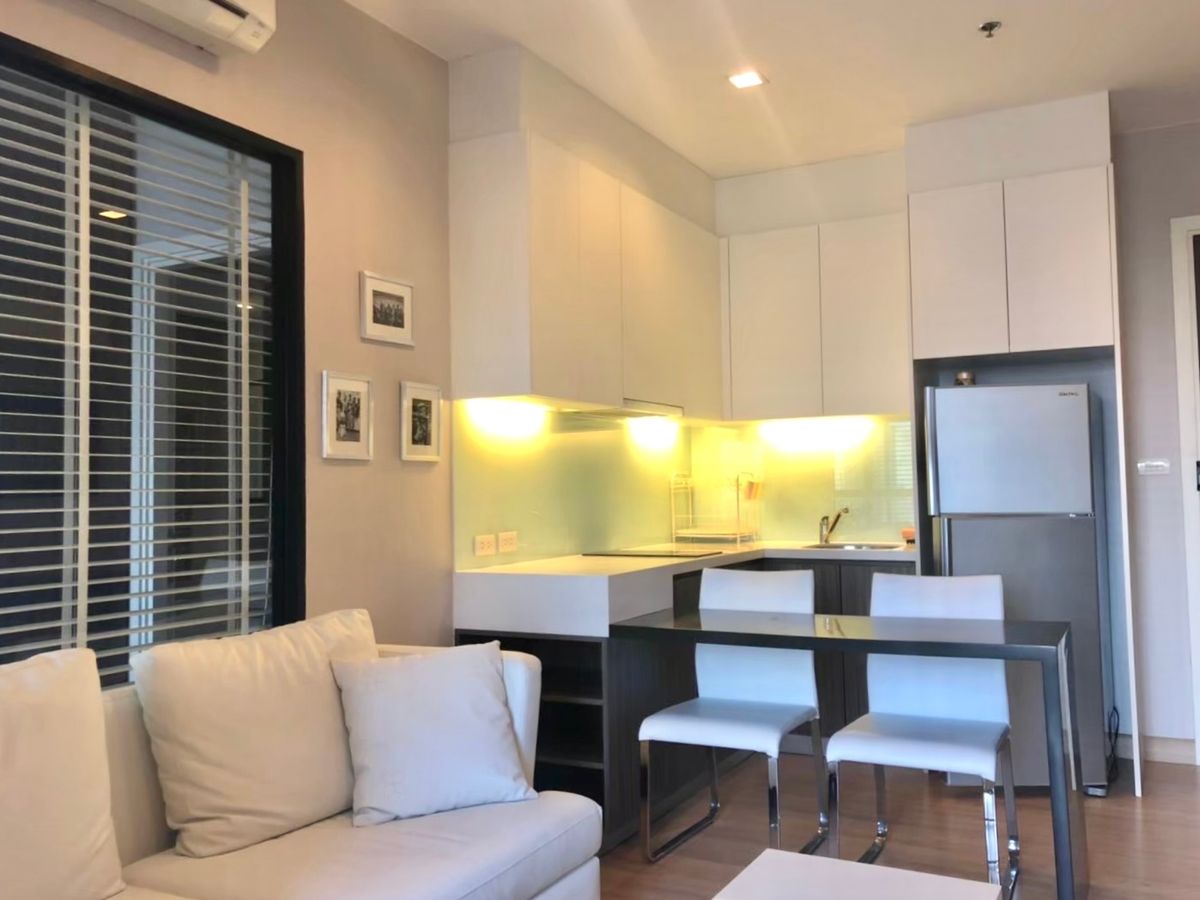 For RentCondoWongwianyai, Charoennakor : Rent 🌈 Urbano Absolute Sathon - Taksin (Ebano secretly Solut Sathorn -Taksin) 🌈 If interested, add LINE @gloorious1 (with @)