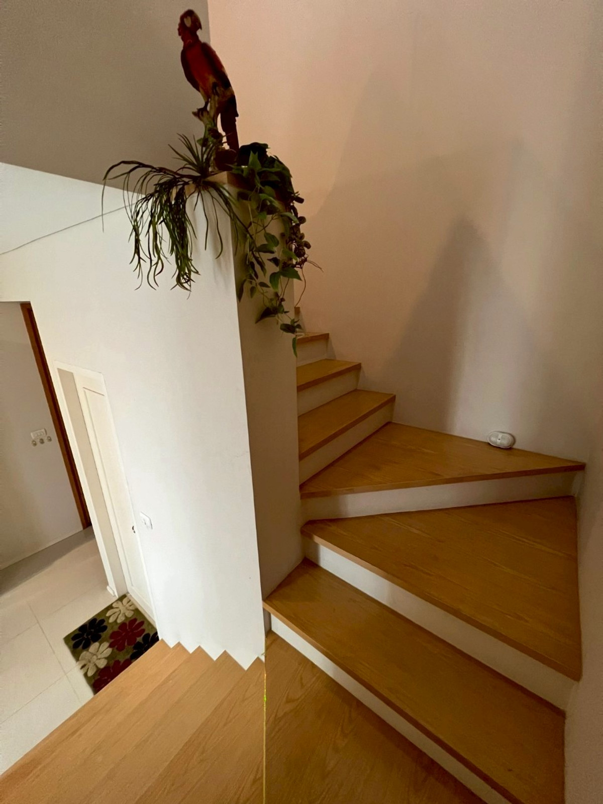 ให้เช่าคอนโดพระราม 9 เพชรบุรีตัดใหม่ RCA : { FOR RENT } 1 BEDROOM 2 BATHROOM (DUPLEX) 80 SQ.M  READY TO MOVE IN -- CALL NOW 094-641-5974