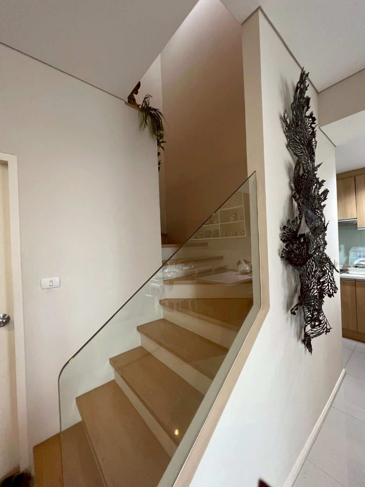 ให้เช่าคอนโดพระราม 9 เพชรบุรีตัดใหม่ RCA : { FOR RENT } 1 BEDROOM 2 BATHROOM (DUPLEX) 80 SQ.M  READY TO MOVE IN -- CALL NOW 094-641-5974