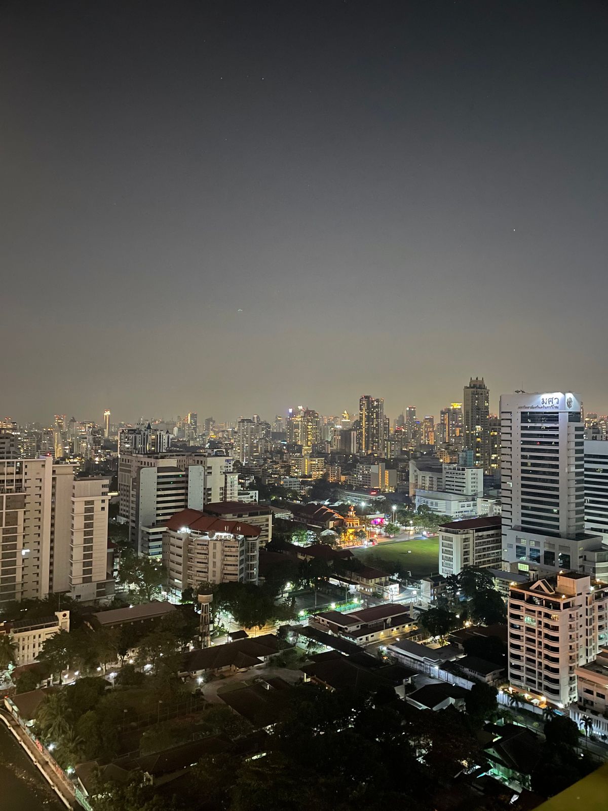 ให้เช่าคอนโดพระราม 9 เพชรบุรีตัดใหม่ RCA : 🔥ให้เช่าด่วน🔥 คิว อโศก  ติดรถไฟฟ้าใต้ดิน-mrt-สถานีเพชรบุรี เฟอร์ครบพร้อมเข้าอยู่