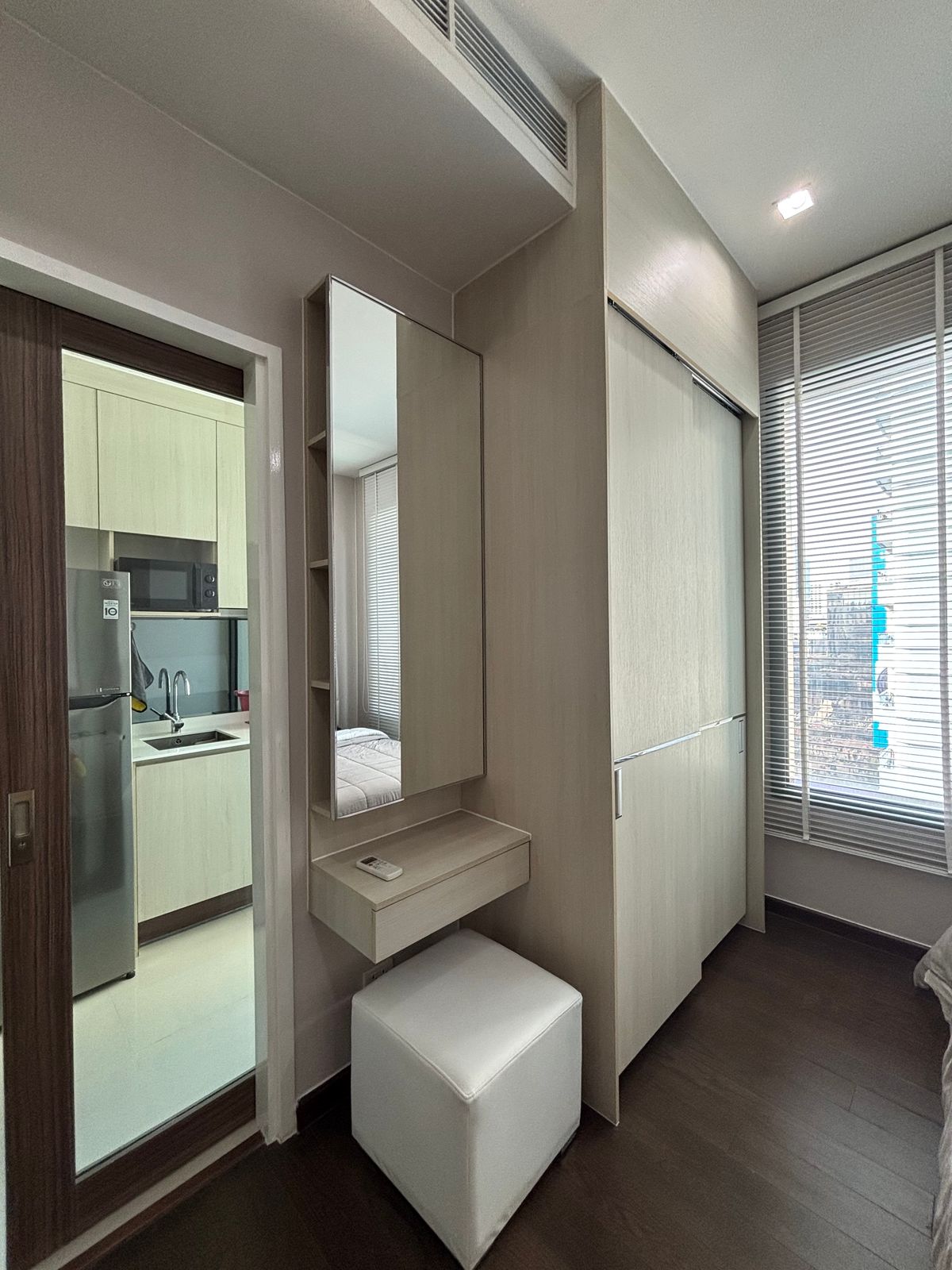 ให้เช่าคอนโดพระราม 9 เพชรบุรีตัดใหม่ RCA : 🔥ให้เช่าด่วน🔥 คิว อโศก  ติดรถไฟฟ้าใต้ดิน-mrt-สถานีเพชรบุรี เฟอร์ครบพร้อมเข้าอยู่