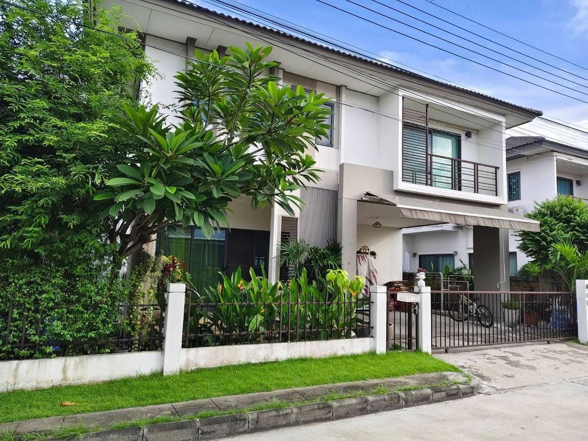 ขายบ้านนวมินทร์ รามอินทรา : ฮาบิเทีย วัชรพล / 3 ห้องนอน (ขาย), Habitia Watcharapol / 3 Bedrooms (FOR SALE) FEW254