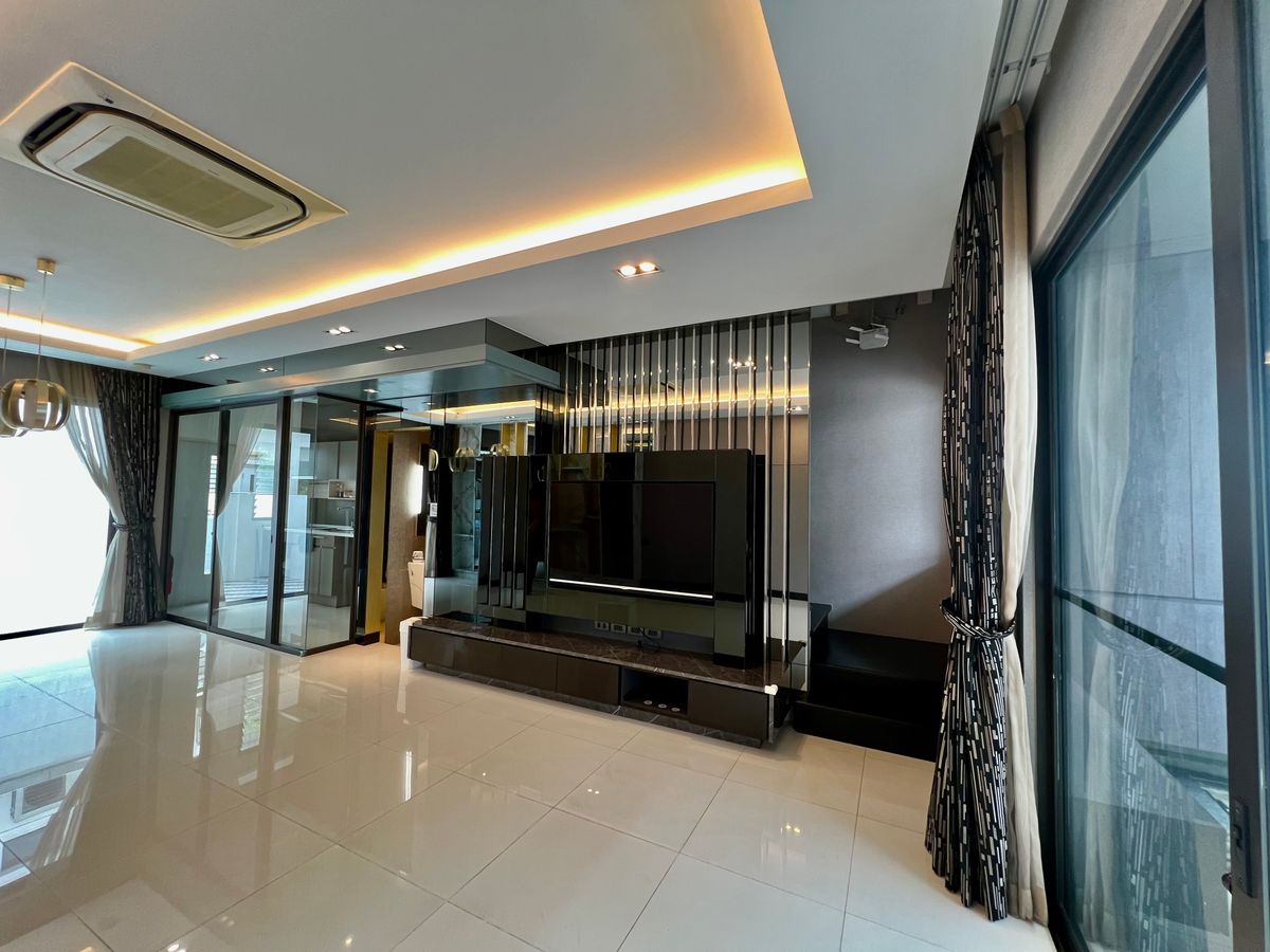 ขายทาวน์โฮมเกษตร นวมินทร์ ลาดปลาเค้า : 🔥 ขายด่วย ราคาพิเศษ ทาวน์โฮม 3 ชั้น The Landmark เอกมัย–รามอินทรา บ้านสวย Built in เกรด Premium  🔥