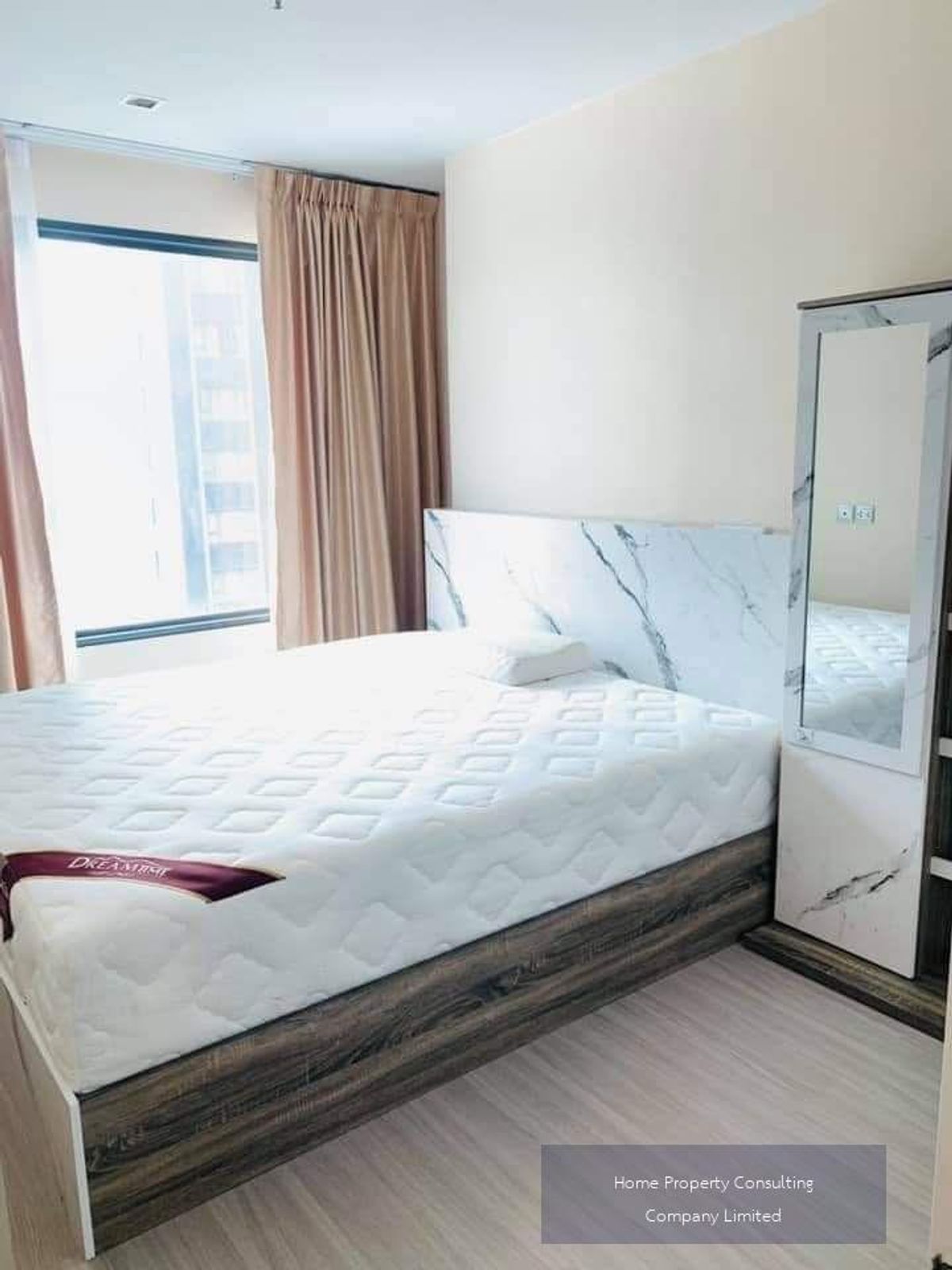 For SaleCondoLadprao, Central Ladprao : Quick sale, cheap sales! Condo Life Ladprao BTS Five Lat Phrao Intersection (200 m/3 minutes) Interested in negotiating @condobkk (with @) Code H5835