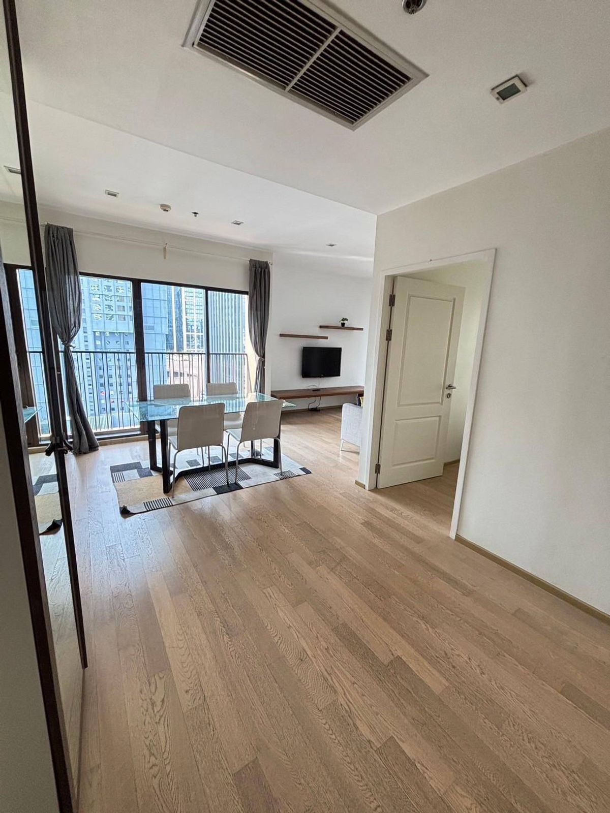 ให้เช่าคอนโดสุขุมวิท อโศก ทองหล่อ : For Rent Noble Refine 2beds size 72 sq.m. F/F Ready to move in