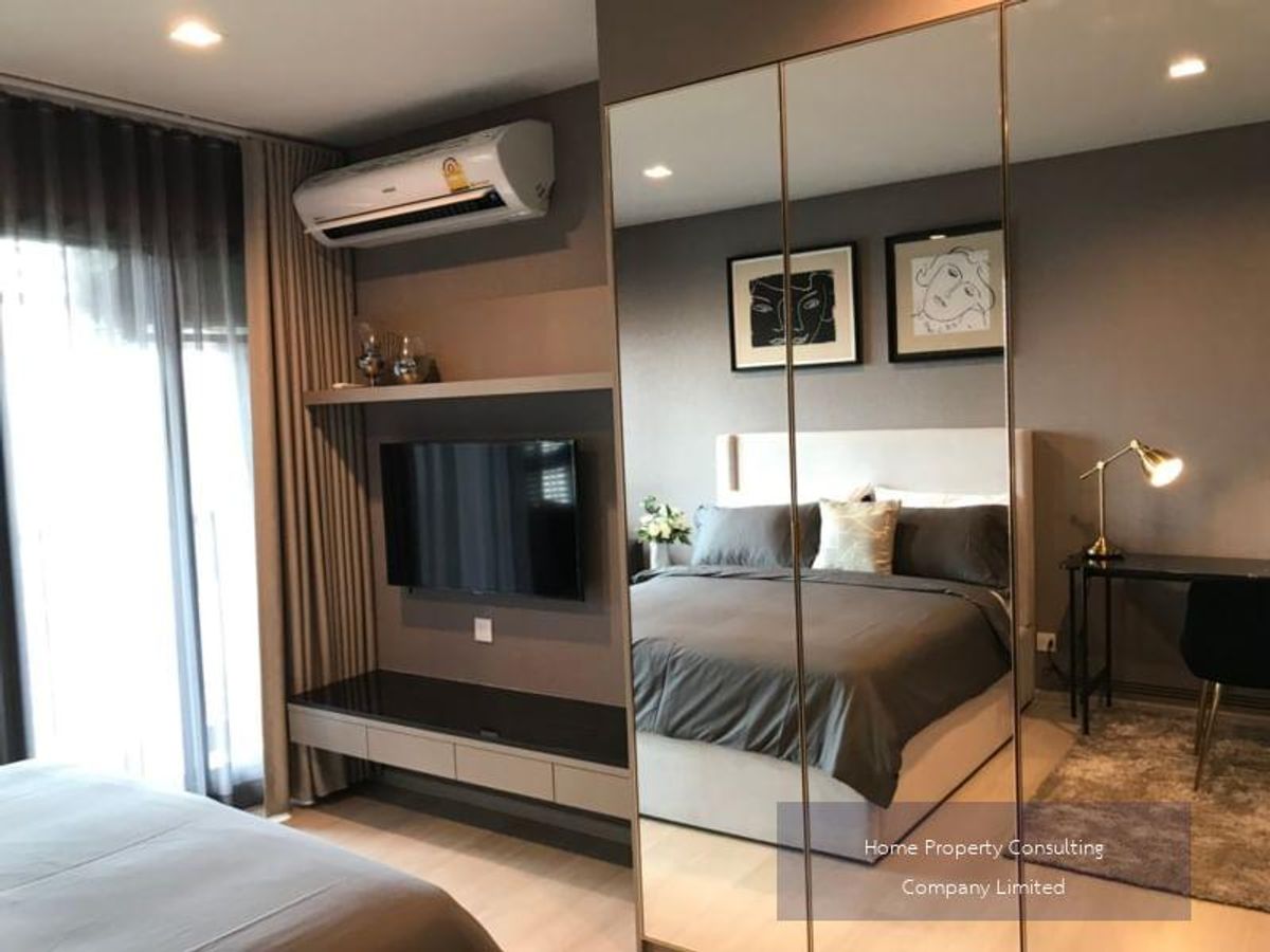 For SaleCondoWitthayu, Chidlom, Langsuan, Ploenchit : Quick sale, cheap sales! Condo Life One Wireless, near BTS Ploenchit, interested in negotiating @condobkk (with @) Code H6051