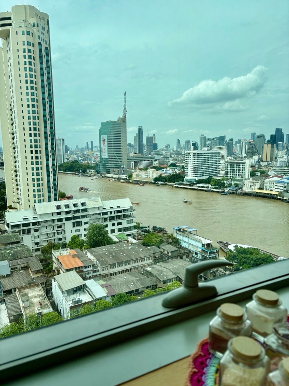 For RentCondoWongwianyai, Charoennakor : The River Condo for Rent