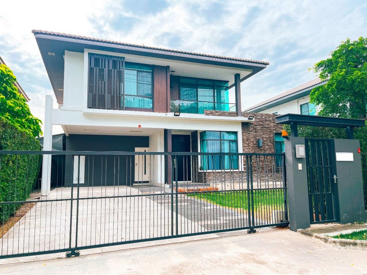 ให้เช่าบ้านบางนา แบริ่ง ลาซาล : สอบถามโทร : 095-763-3651 ให้เช่า บ้านเดี่ยว มัณฑนา ศรีนครินทร์-บางนา ซอยวัดหนามแดง เฟอร์บิ้วท์อิน ใกล้ Mega Bangna เพียง 5 นาที ใกล้ BTS ศรีด่าน