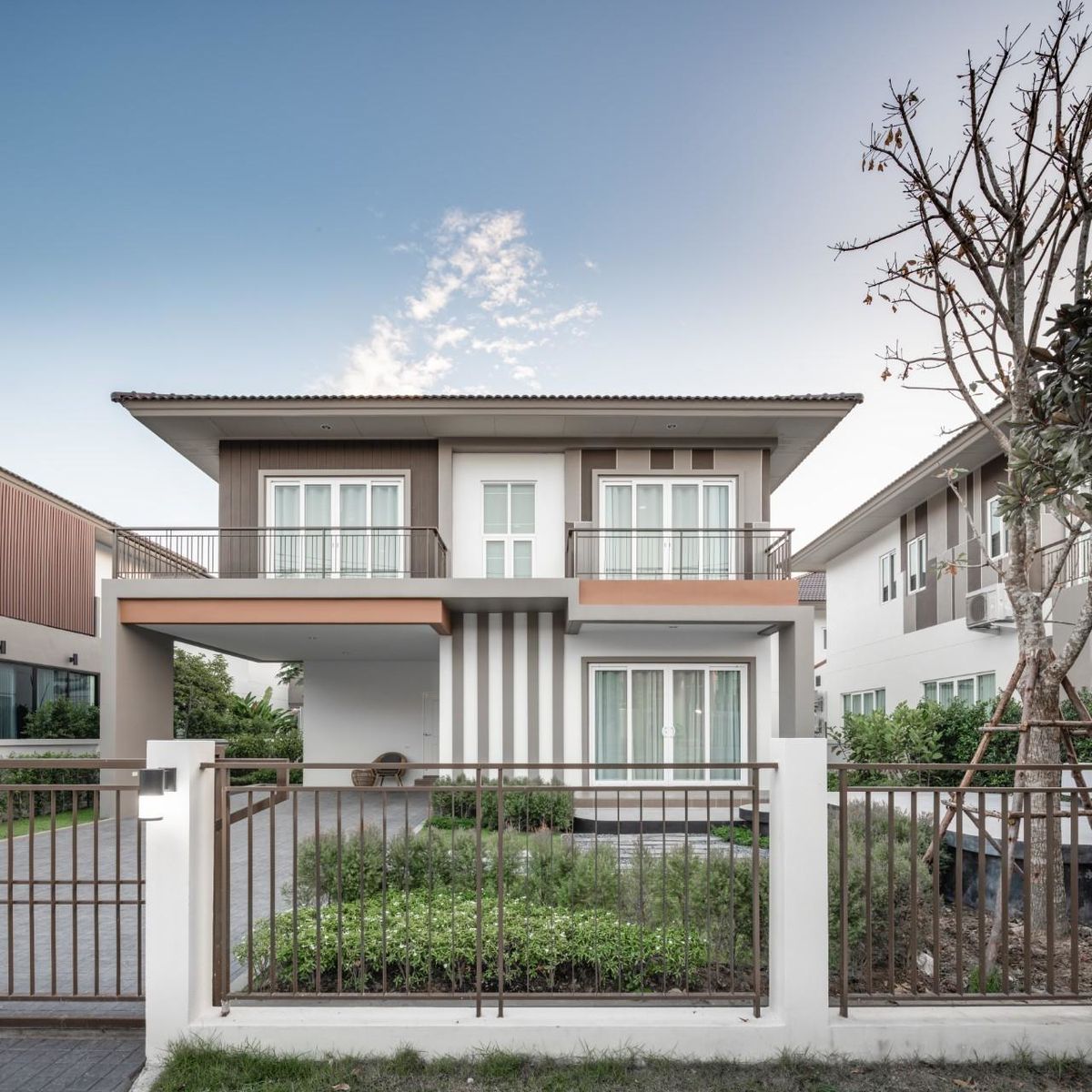 ขายสำนักงานนครนายก : 🏡 ซื่อตรง โคซี่ The Oxy รังสิต-คลอง6 บ้านเดี่ยว Sunlight 80 ตร.ว. พร้อมเฟอร์ทั้งหลัง + สวน ได้ตามที่เห็น ไม่ต้องแต่งเพิ่ม ครบ จบ ในหลังเดียว