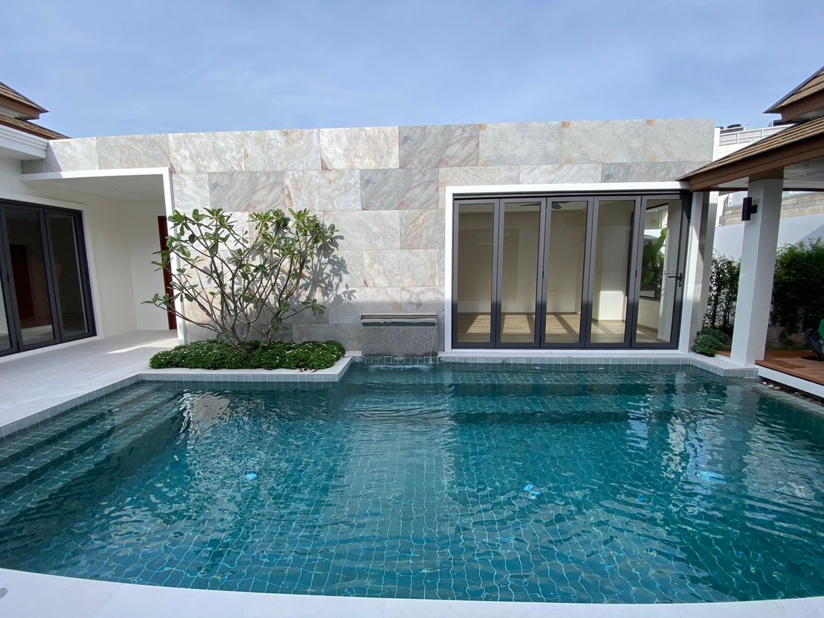 For SalePhuket : Golden Opportunities The Onyx Azure Pool Villa: Create a passive income in the real estate, Golden Rawai Phuket or dream house in Phuket. Onyx Azure Pool Villa: Spacious area near the beach to meet all family lifestyles.