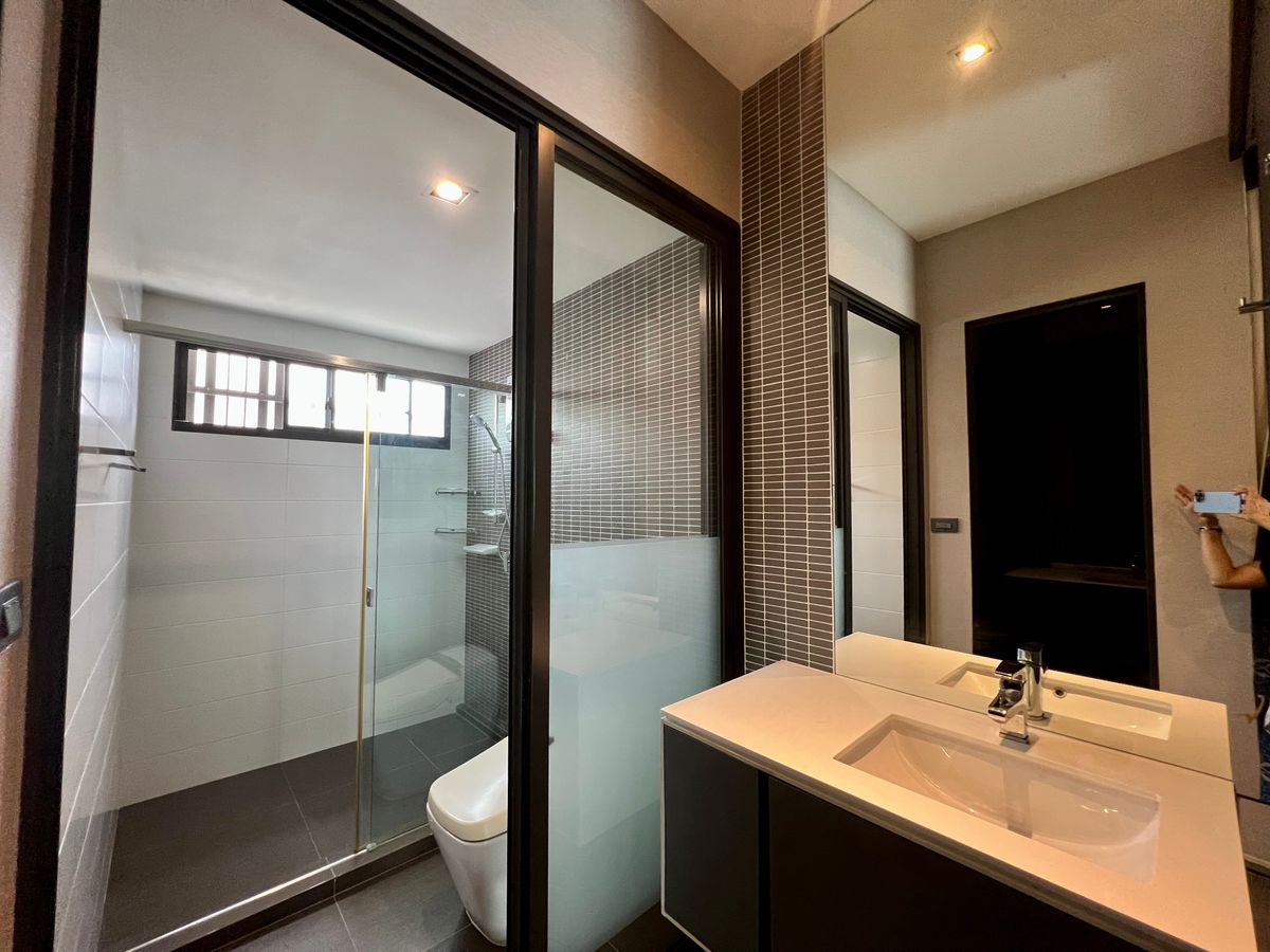 ขายทาวน์โฮมเกษตร นวมินทร์ ลาดปลาเค้า : 🔥 ขายด่วย ราคาพิเศษ ทาวน์โฮม 3 ชั้น The Landmark เอกมัย–รามอินทรา บ้านสวย Built in เกรด Premium  🔥