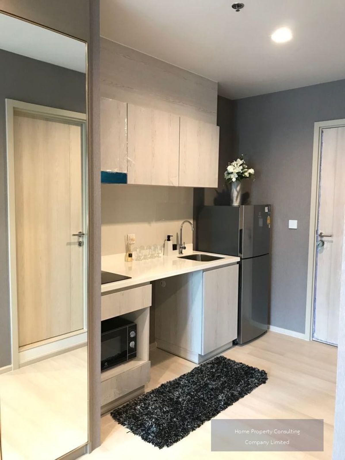 For SaleCondoWitthayu, Chidlom, Langsuan, Ploenchit : Quick sale, cheap sales! Condo Life One Wireless, near BTS Ploenchit, interested in negotiating @condobkk (with @) Code H6051