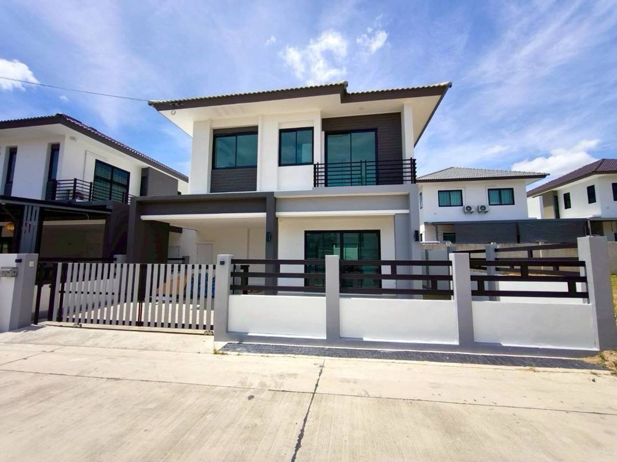 ให้เช่าบ้านศรีราชา แหลมฉบัง บ้านบึง : House for rental at Bowin with furnished , good facillity