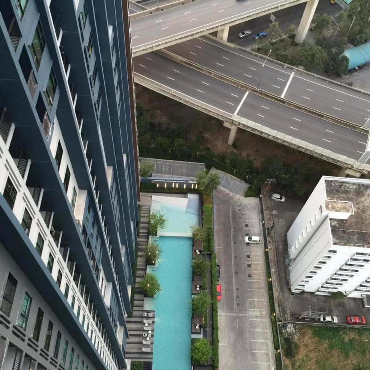ให้เช่าคอนโดพระราม 9 เพชรบุรีตัดใหม่ RCA : For rent The Base Rama 9