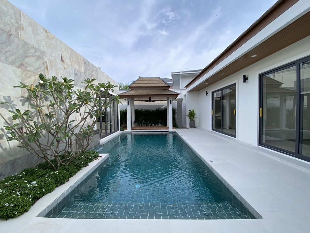For SalePhuket : Golden Opportunities The Onyx Azure Pool Villa: Create a passive income in the real estate, Golden Rawai Phuket or dream house in Phuket. Onyx Azure Pool Villa: Spacious area near the beach to meet all family lifestyles.