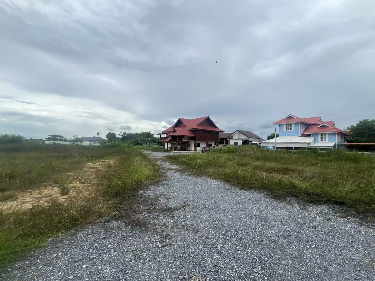 ให้เช่าบ้านนครปฐม : (เช่า) บ้านไม้สักพร้อมที่ดิน 3 ไร่ ซอย เซ็นทรัลนครปฐม ใกล้โรงเรียนสิรินธรราชวิทยาลัย นครปฐม