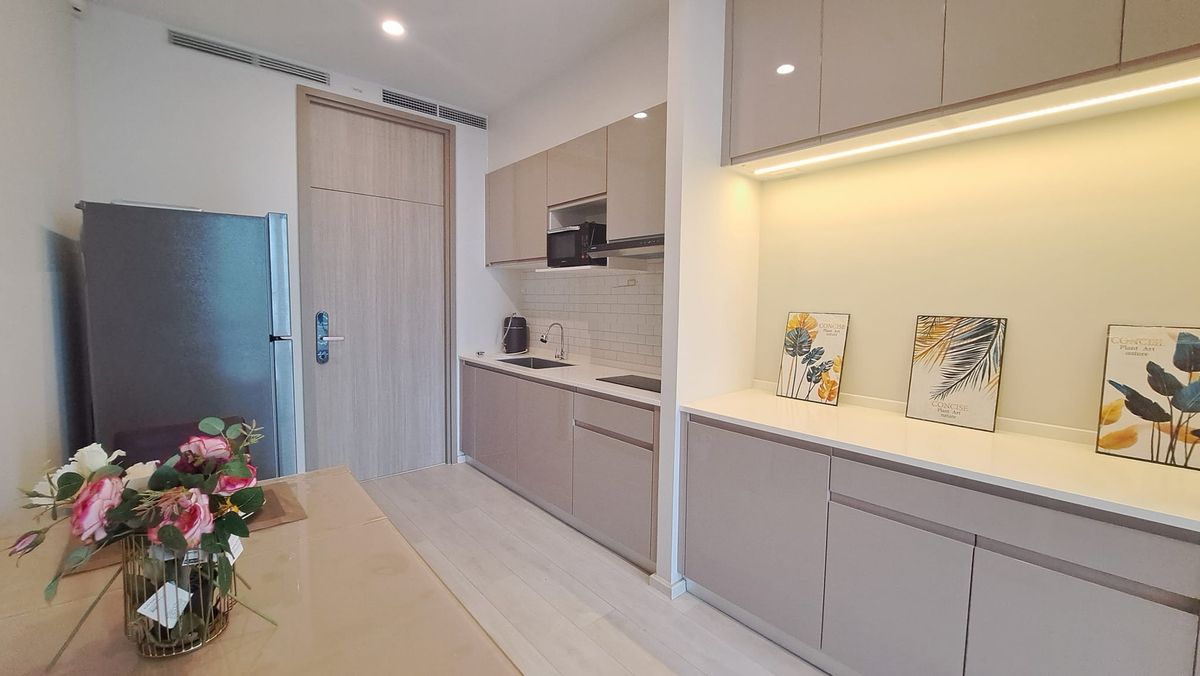 For SaleCondoWitthayu, Chidlom, Langsuan, Ploenchit : Urgent. Never rented ✨ Decorated, beautiful, full of furniture