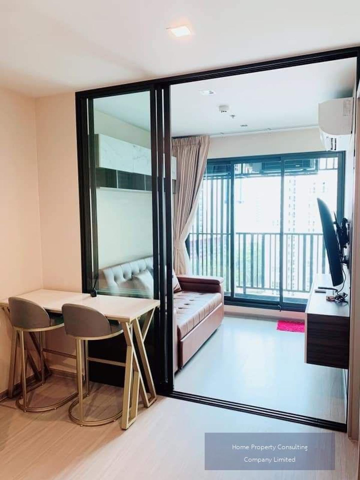 For SaleCondoLadprao, Central Ladprao : Quick sale, cheap sales! Condo Life Ladprao BTS Five Lat Phrao Intersection (200 m/3 minutes) Interested in negotiating @condobkk (with @) Code H5835