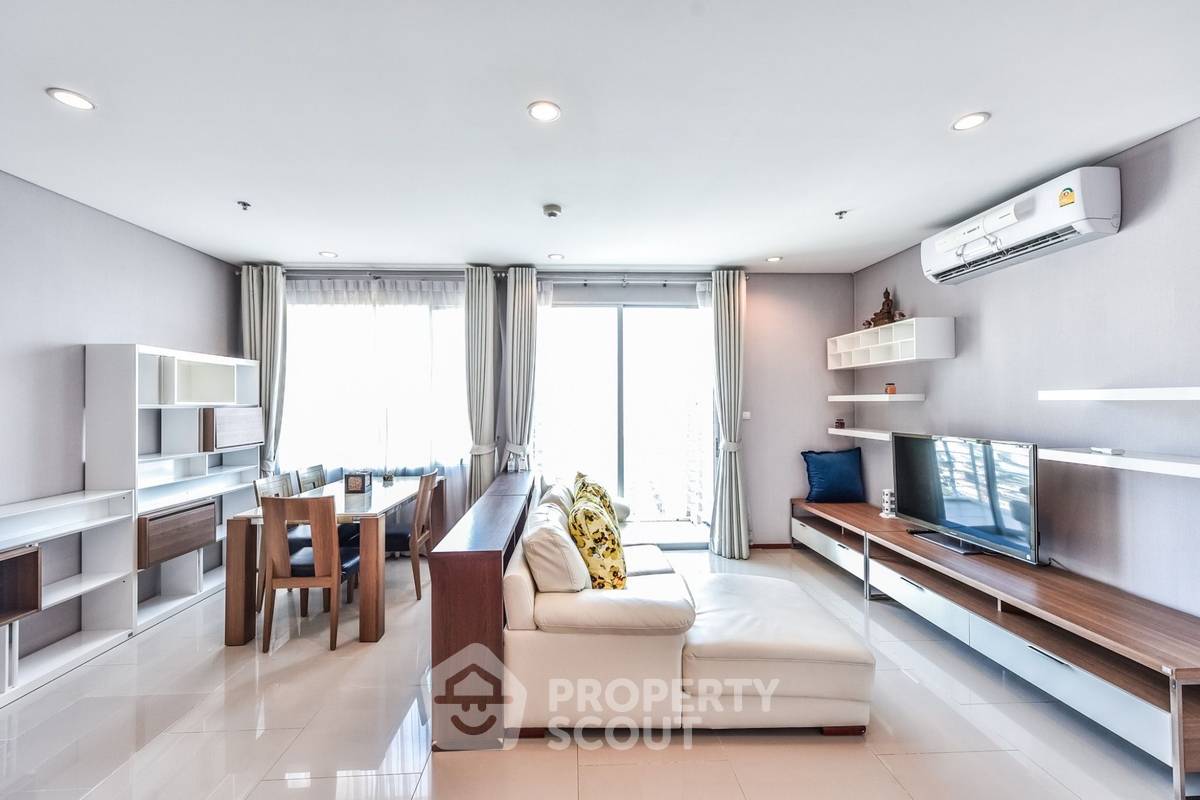 ขายคอนโดวงเวียนใหญ่ เจริญนคร : คอนโด 2-ห้องนอน ที่ วิลล่า สาทร ใกล้ BTS กรุงธนบุรี
