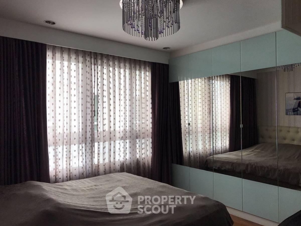 For SaleCondoSathorn, Narathiwat : 2-BR Condo at Baan Siri Sathorn Condominium near MRT Khlong Toei