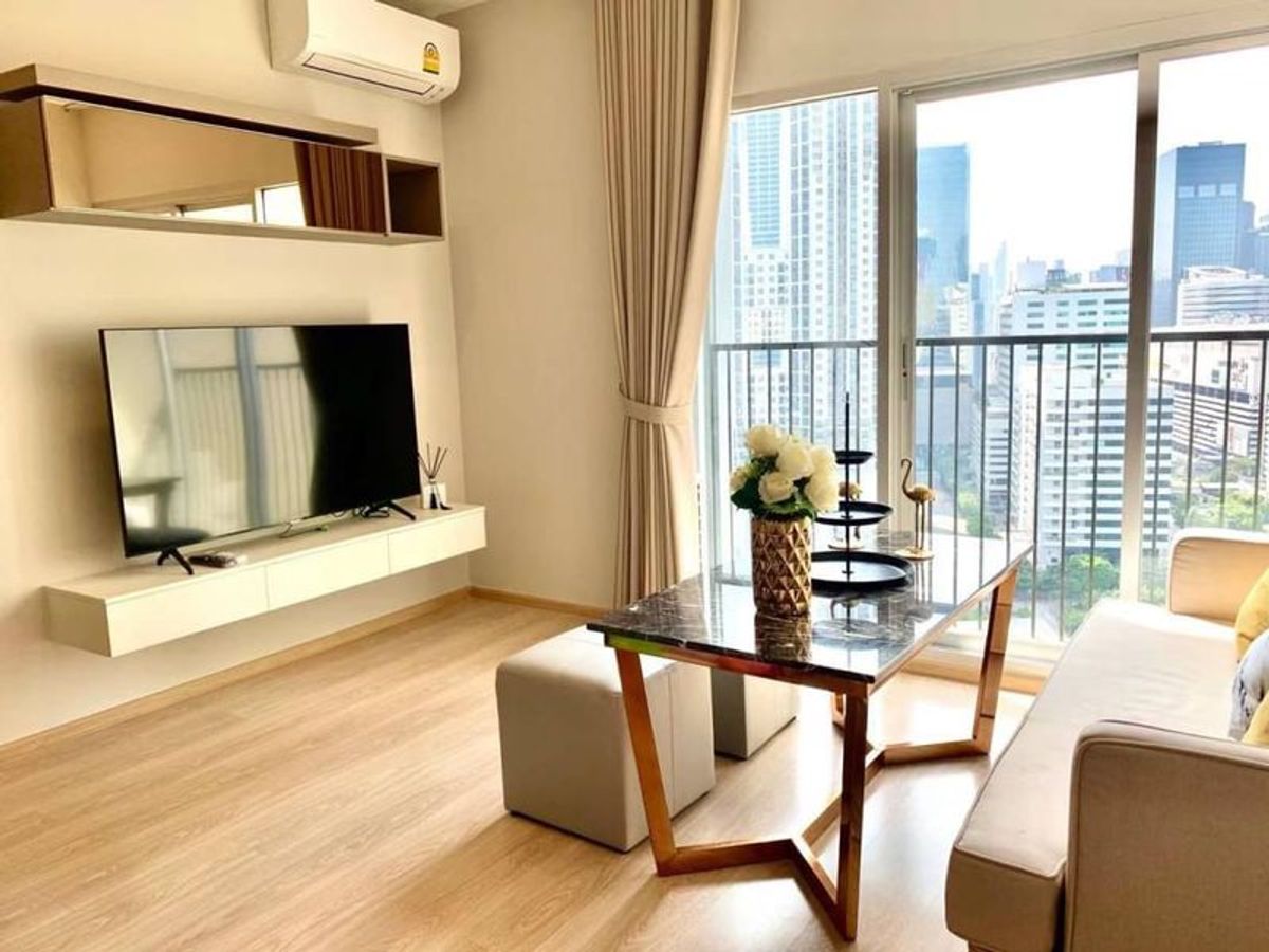 For RentCondoRatchadapisek, Huaikwang, Suttisan : !! Beautiful room for rent for the Noble Revolve Ratchada 2 Condo near MRT Cultural Center