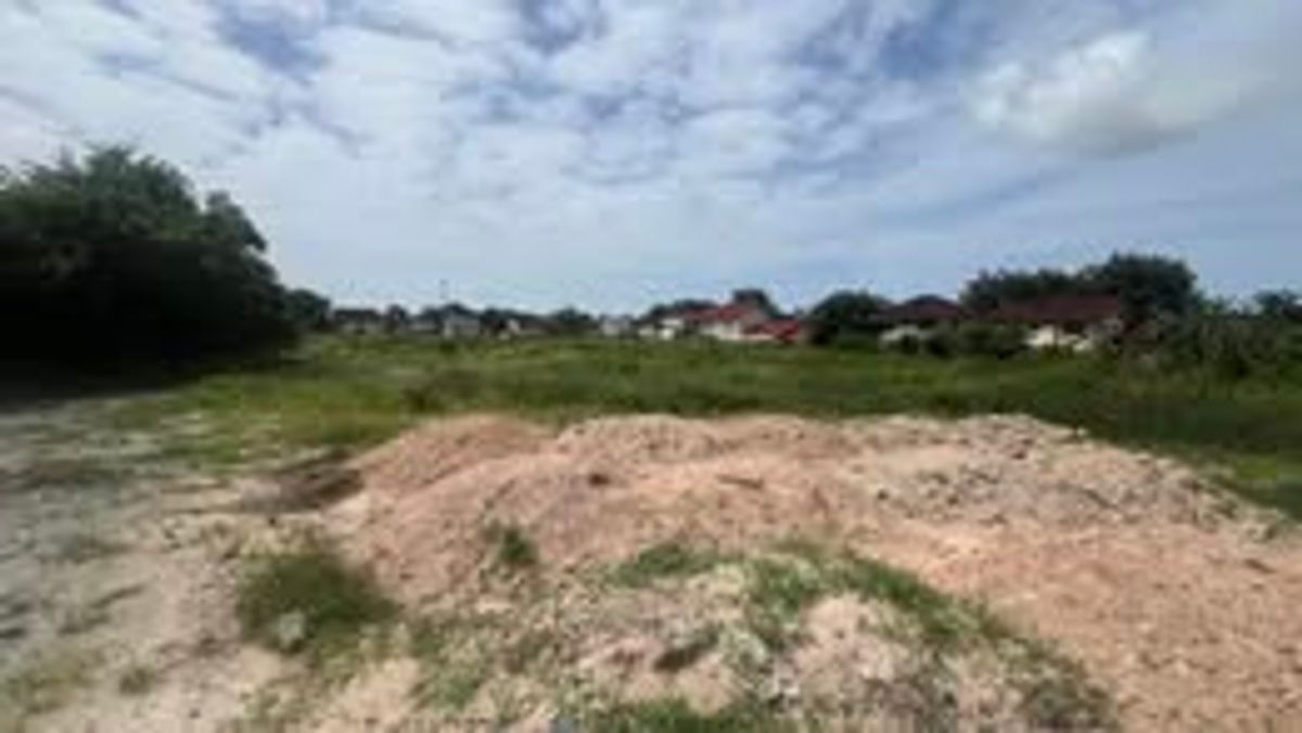 ขายที่ดินระยอง : ขายที่ดินเปล่าใจกลางเมือง บ้านฉาง ระยอง ทำเลดี ใกล้ถนนบูรพาพัฒน์แค่ 50 เมตร