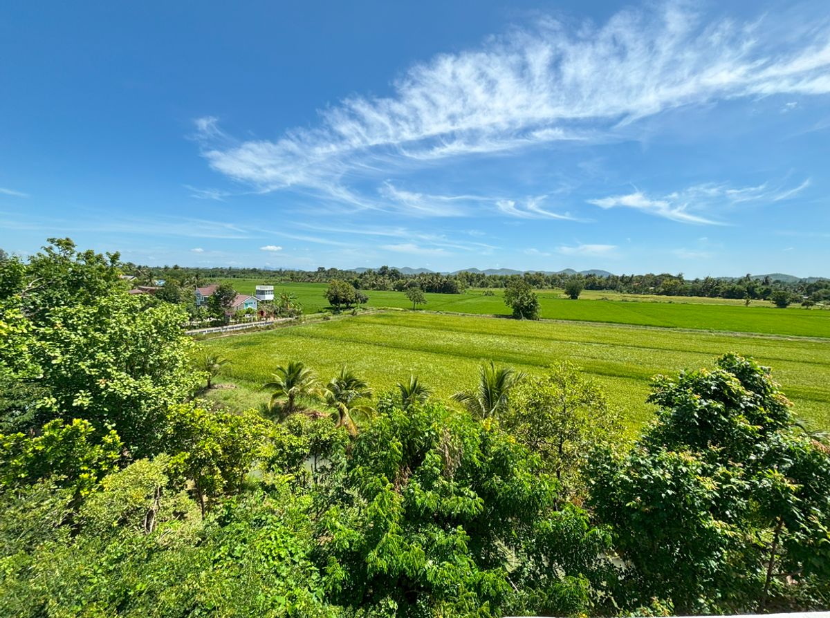 ขายบ้านราชบุรี : ขายบ้านพักต่างอากาศ อ.บ้านโป่ง จ.ราชบุรี เหมาะกับเป็นที่พักอาศัยหรือดัดแปลงเป็นร้านอาหาร คาเฟ่ได้ 