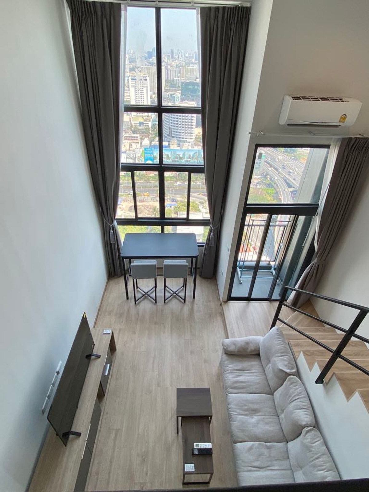 IDEO Rama 9 - Asoke 2BED 2BATH CORNER ROOM Loading...