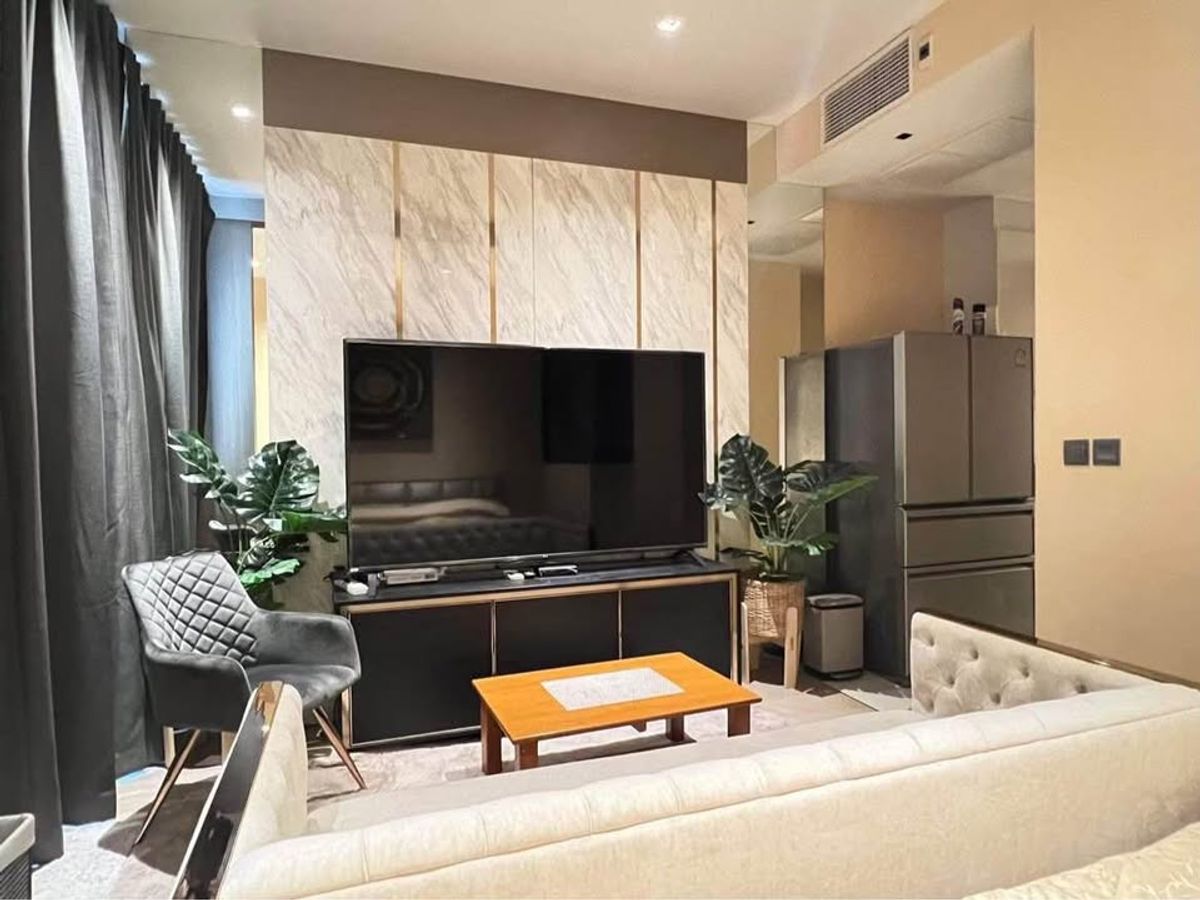 ให้เช่าคอนโดสยาม จุฬา สามย่าน : SN888421 Luxury Condo for Rent @Ashton 
