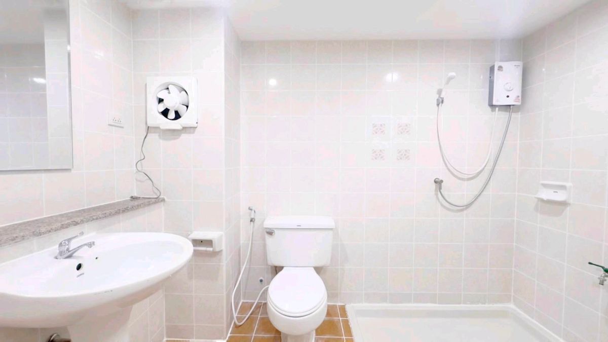 For SaleCondoOnnut, Udomsuk : Looking for it, right? This room answers! Low installments near the train. Walk to BTS in 5 minutes! Life doesnt have to be in a hurry. If there is a condo near BTS like this 🏡 Baan Chomdao onnut (Chom On Nut Dao)