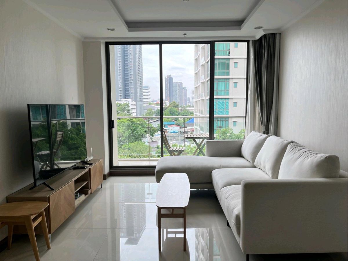 ให้เช่าคอนโดสุขุมวิท อโศก ทองหล่อ : Supalai Oriental sukgumvit 39 
2 bedroom for rent 
**** Corner room ,great view,has a dryes
**** The room has been repaired after the earthquake.
 plz call 0954760193 agent 