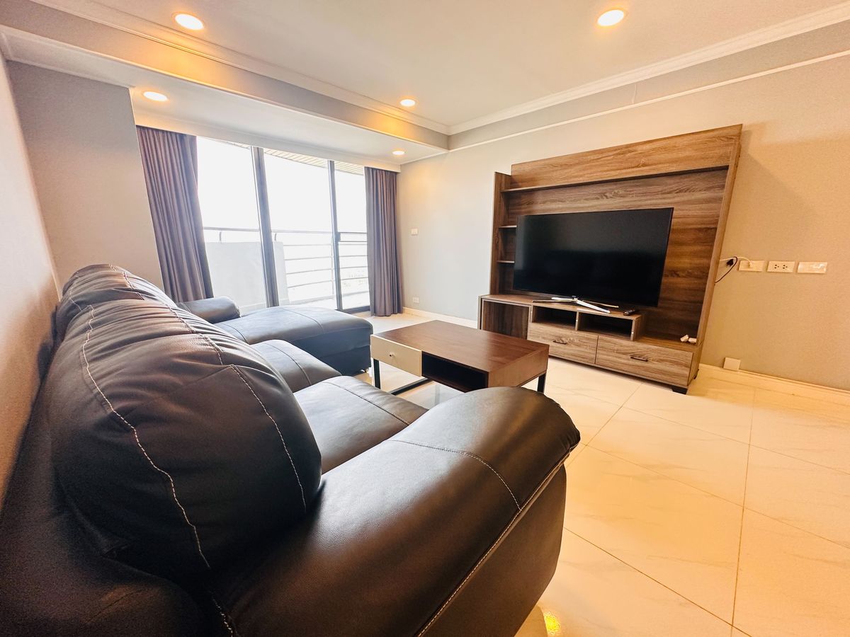 For RentCondoPattanakan, Srinakarin : FOR RENT! FLORA VILLE condo corner room, Fully furnished, ready to move in