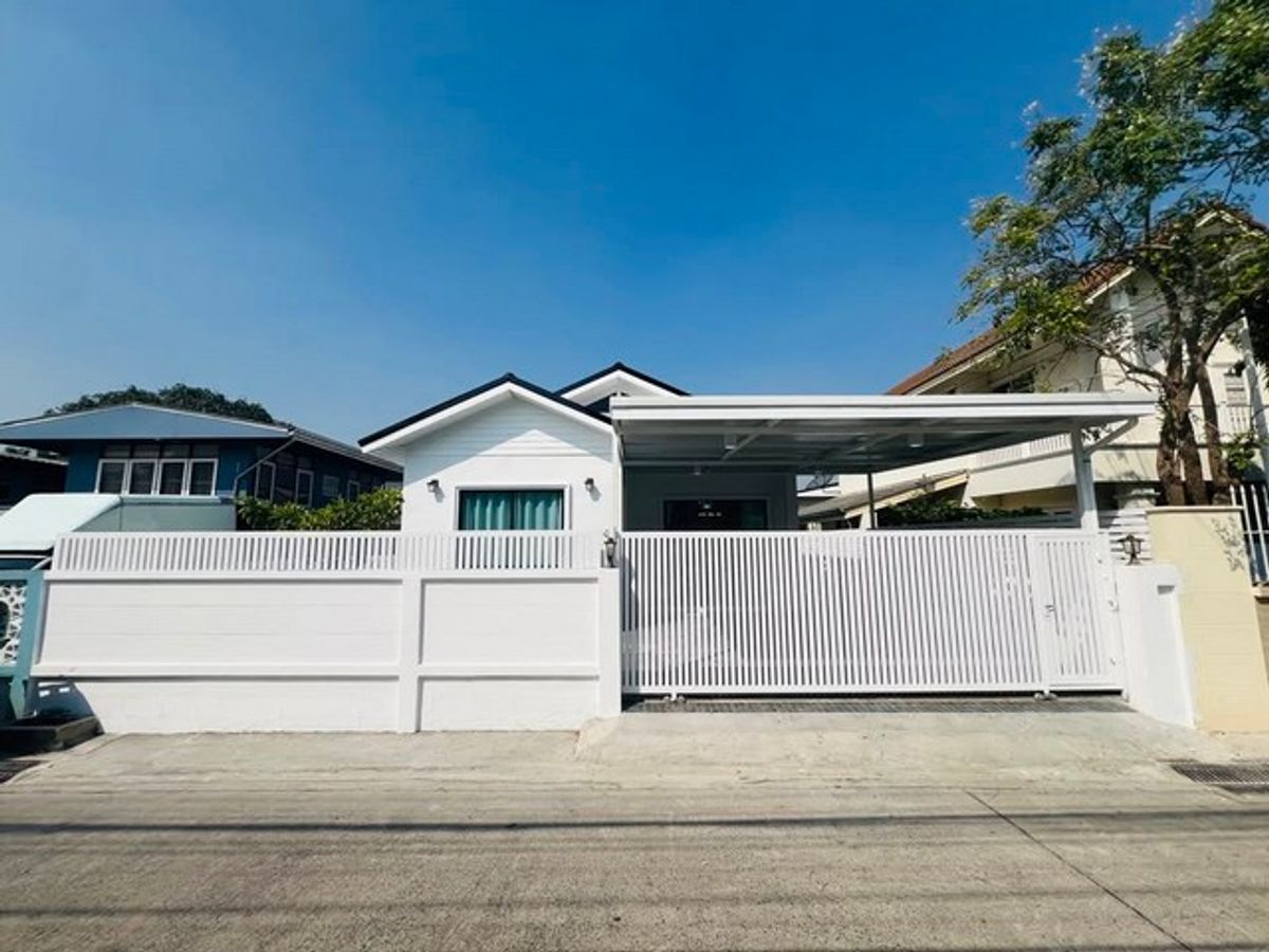 ให้เช่าบ้านบางนา แบริ่ง ลาซาล : HR2571ให้เช่าบ้านเดี่ยว 60 ตรว.ใกล้มหาวิทยาลัยรามคำแหง 2 บางนา เหมาะอยู่อาศัย เดินทางสะดวก