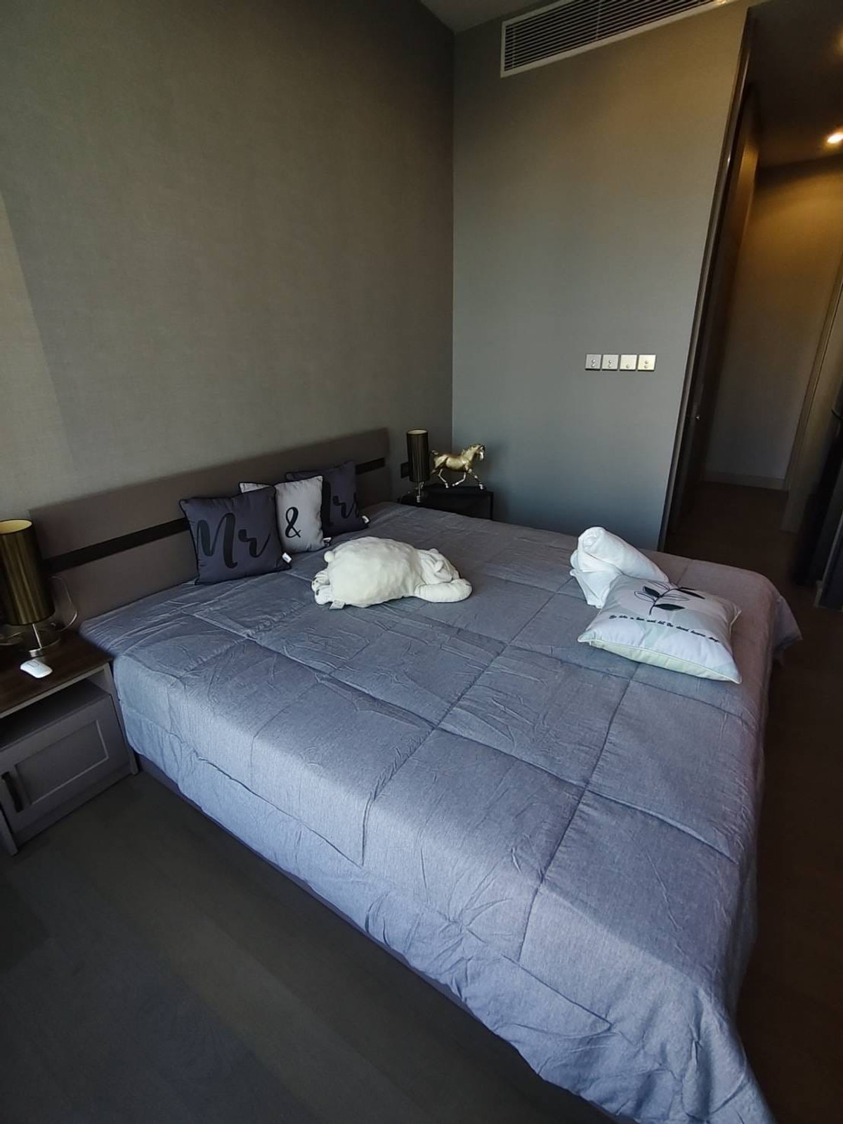 ให้เช่าคอนโดพระราม 9 เพชรบุรีตัดใหม่ RCA : FOR RENT  1  BEDROOM 1  BATHROOM 35 SQ.M    READY TO MOVE IN  -- CALL NOW 094-641-5974