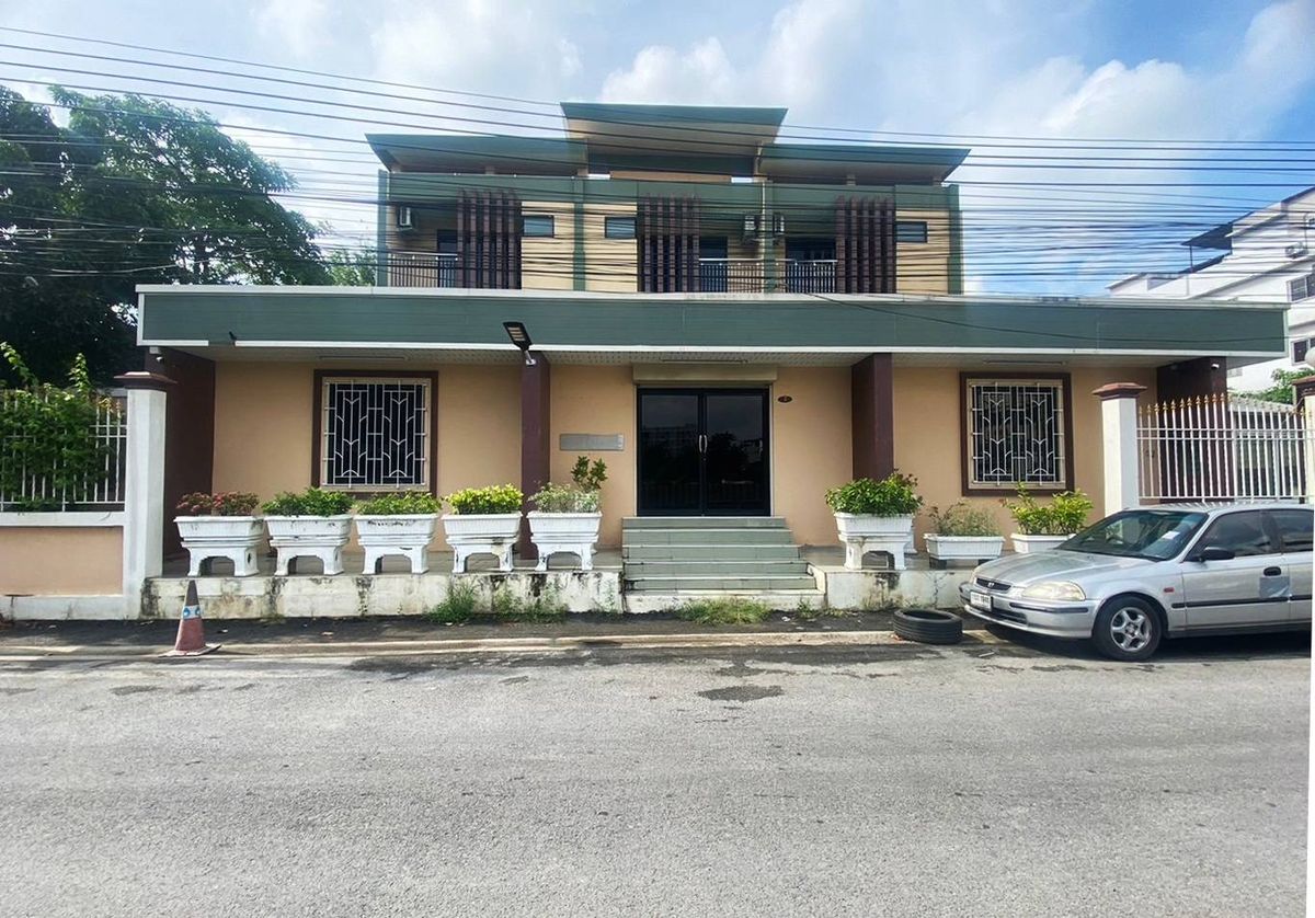 For RentOfficeVipawadee, Don Mueang, Lak Si : 🏢😊✅ 3 -story office building rental, Soi Pracha Uthit Extensive living space Convenient parking Company registered