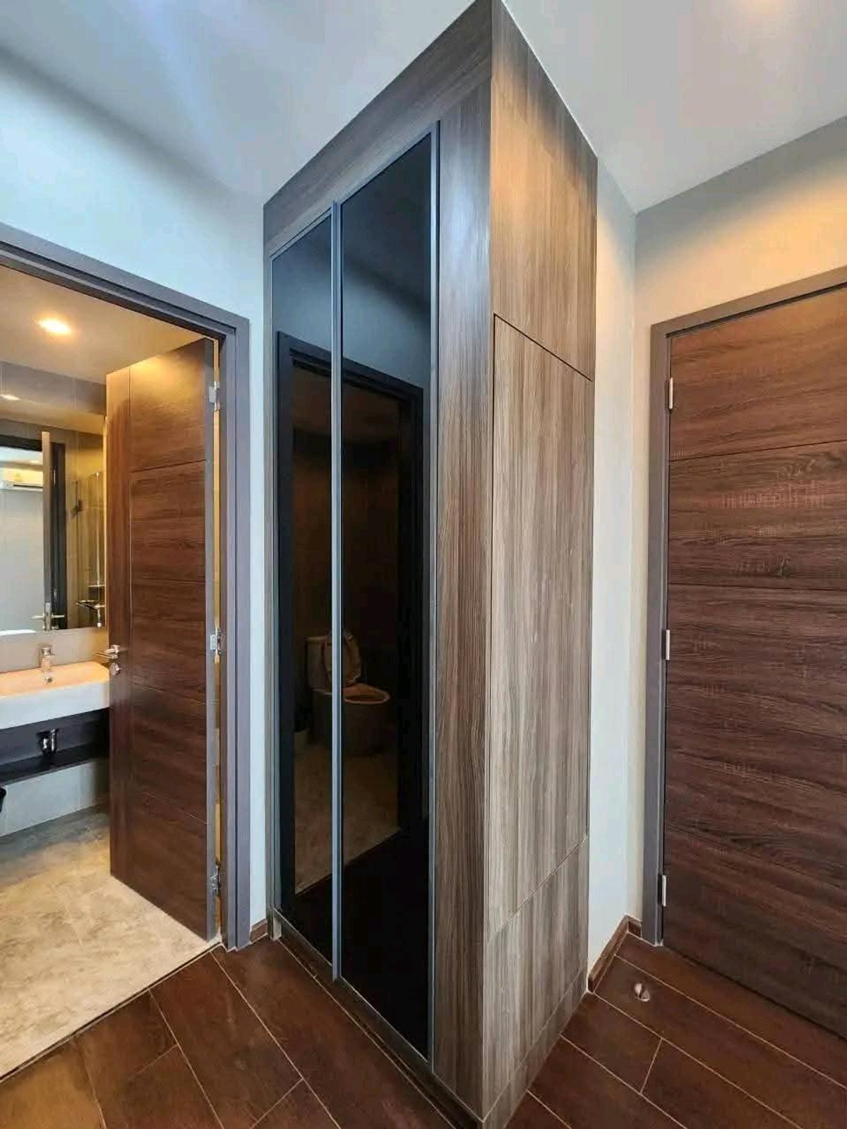 ให้เช่าคอนโดสุขุมวิท อโศก ทองหล่อ : 🔴17,000฿🔴 𝗖 𝗘𝗸𝗸𝗮𝗺𝗮𝗶┃ซี เอกมัย ✅ ใกล้ BTS เอกมัย ยินดีบริการ🙏สนใจทัก 𝙇𝙄𝙉𝙀 มานะคะ (ตอบไวมาก):​📱 รหัสทรัพย์​ 6903-0506📱: ไอดีไลน์:@bbcondo88