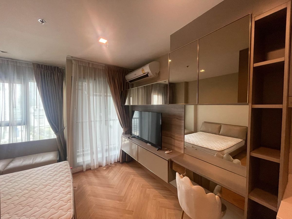 For SaleCondoWitthayu, Chidlom, Langsuan, Ploenchit : ✨ Life One Wireless – Stylish Studio on High Floor | City View | Fully Furnished & Newly Renovated | Prime Wireless Road | Best Price in the Building