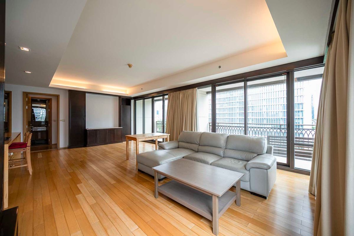 ให้เช่าคอนโดวิทยุ ชิดลม หลังสวน : Prive by Sansiri : Luxury Condominium บนถนนวิทยุ ห้องขนาดใหญ่ 3 ห้องนอน