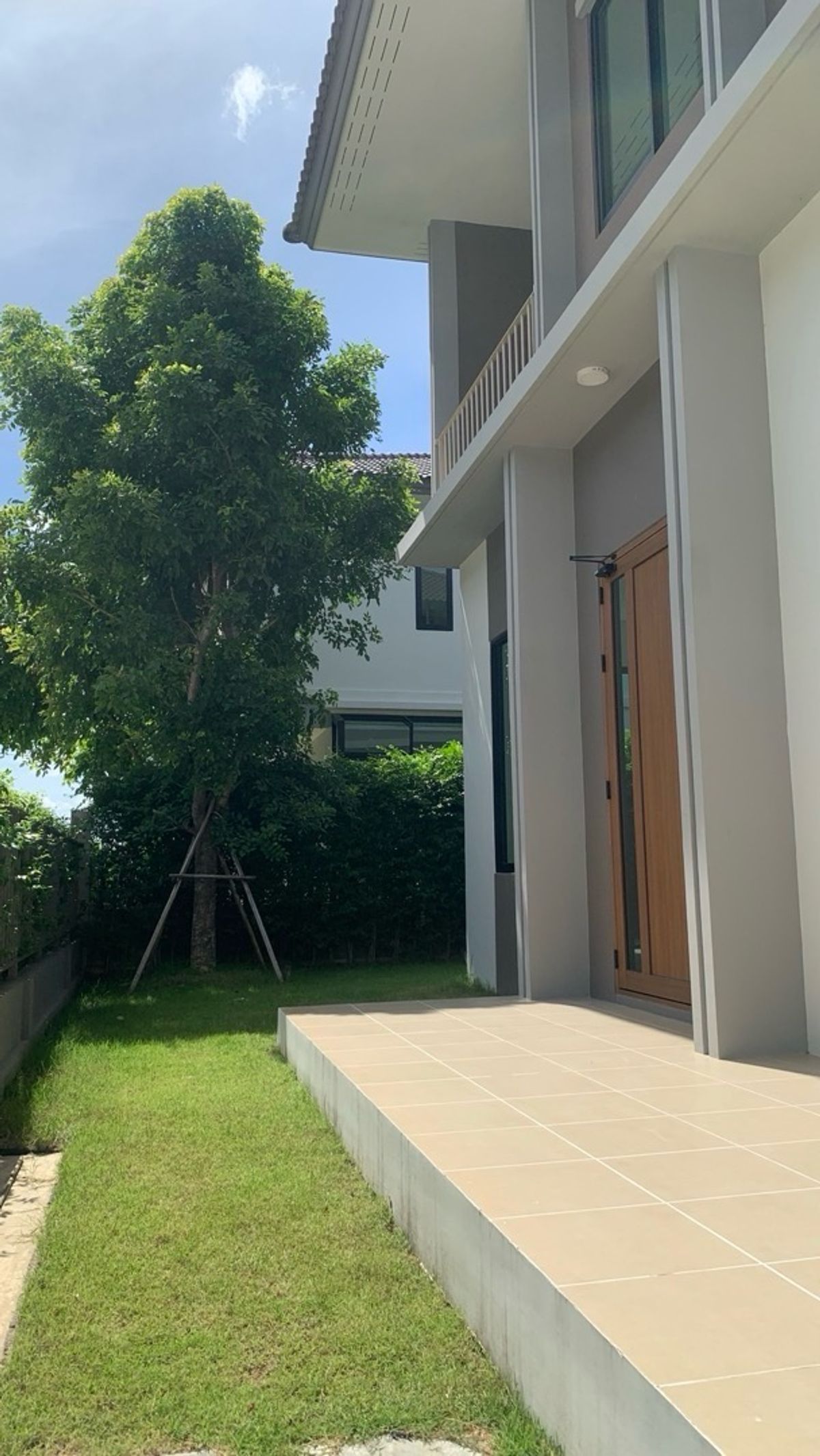 ขายบ้านปทุมธานี รังสิต ธรรมศาสตร์ : 📢👇 บ้านเดี่ยว เรียบหรู แบบบ้าน CAMELIA ขนาดกำลังดี ดีไซน์ลงตัว ทำเลดี ใกล้ห้างสรรพสินค้า มหาวิทยาลัยชั้นนำ เดินทางสะดวก