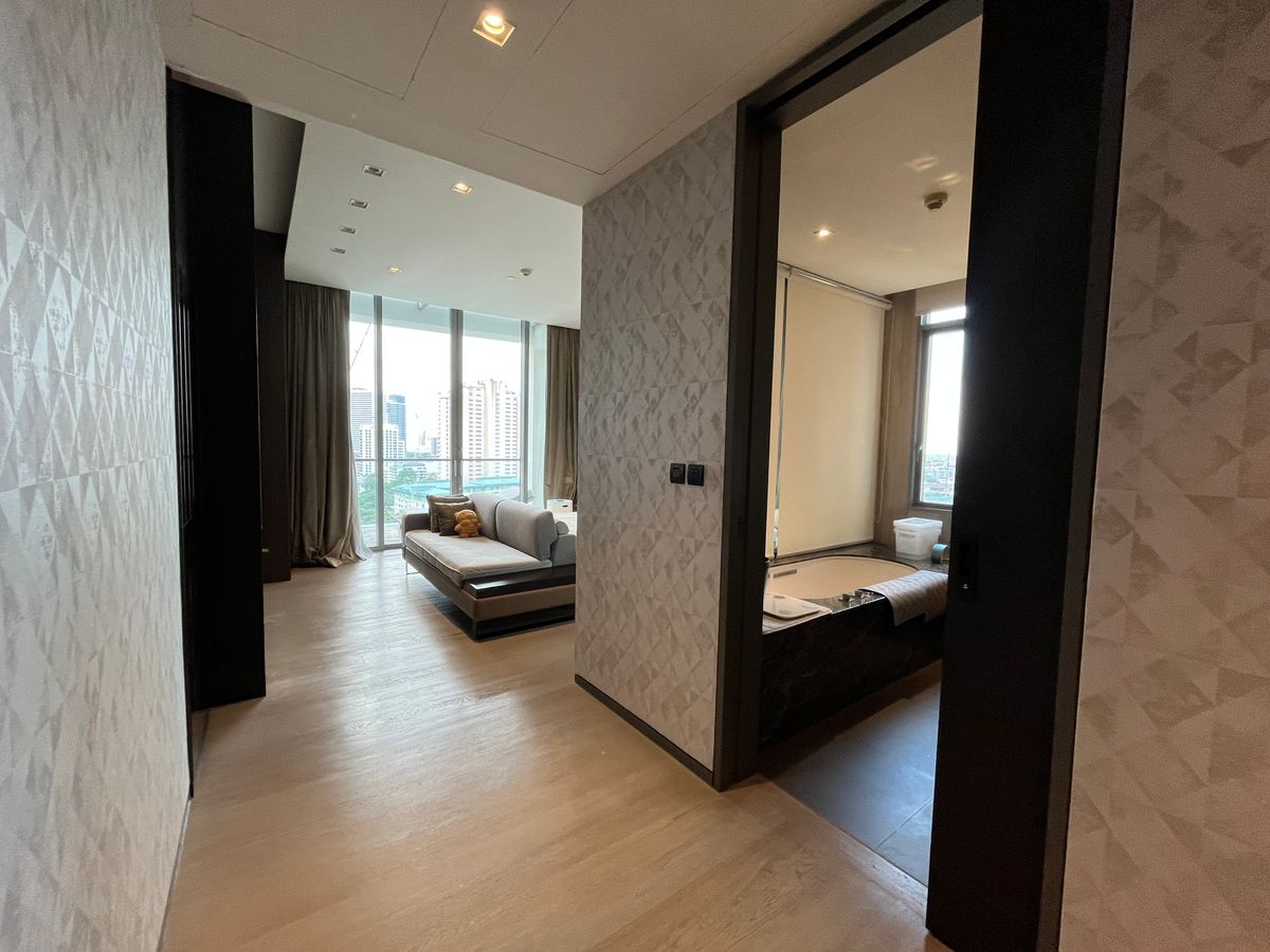 For SaleCondoSathorn, Narathiwat : ✨The Sukhothai Residences✨2 bedrooms, 3 bathrooms, size 209 sq m, near BTS Sala Daeng Tel.0982645161