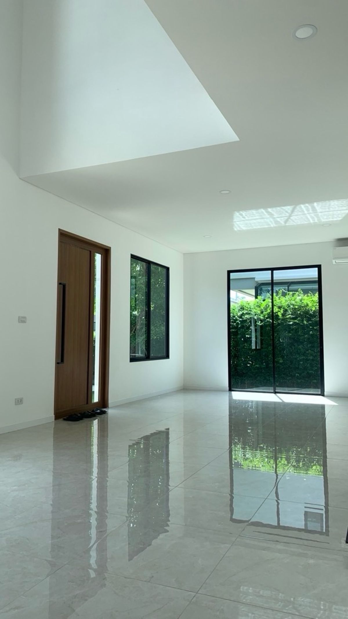 ขายบ้านปทุมธานี รังสิต ธรรมศาสตร์ : 📢👇 บ้านเดี่ยว เรียบหรู แบบบ้าน CAMELIA ขนาดกำลังดี ดีไซน์ลงตัว ทำเลดี ใกล้ห้างสรรพสินค้า มหาวิทยาลัยชั้นนำ เดินทางสะดวก