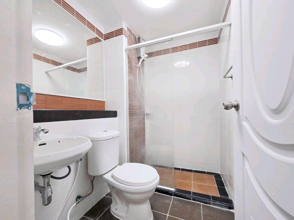 For SaleCondoBangna, Bearing, Lasalle : It must have ❗️ Condo ready to go to the kitchen, separate balcony, light, cheaper, cheaper! This is the answer! ✨️regent Home 7 Bangna (Regent Home 7 Bang Na) ✨️