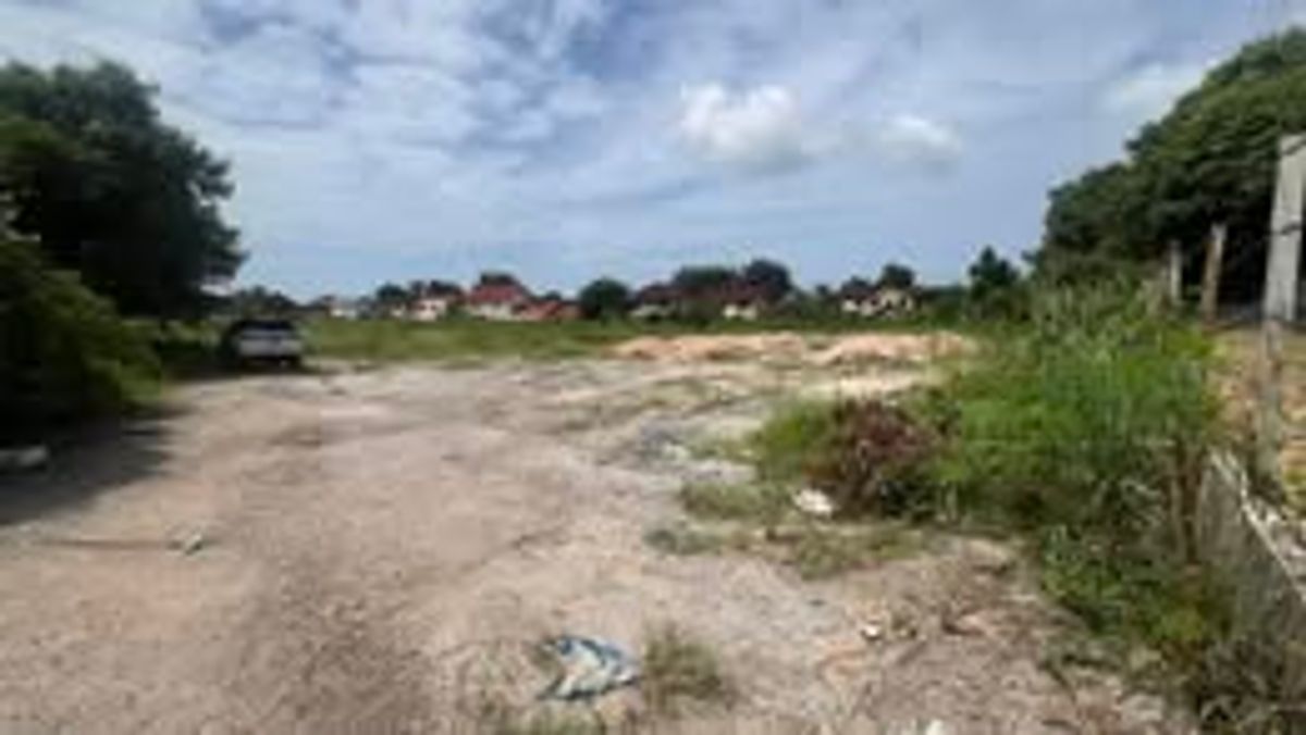 ขายที่ดินระยอง : ขายที่ดินเปล่าใจกลางเมือง บ้านฉาง ระยอง ทำเลดี ใกล้ถนนบูรพาพัฒน์แค่ 50 เมตร