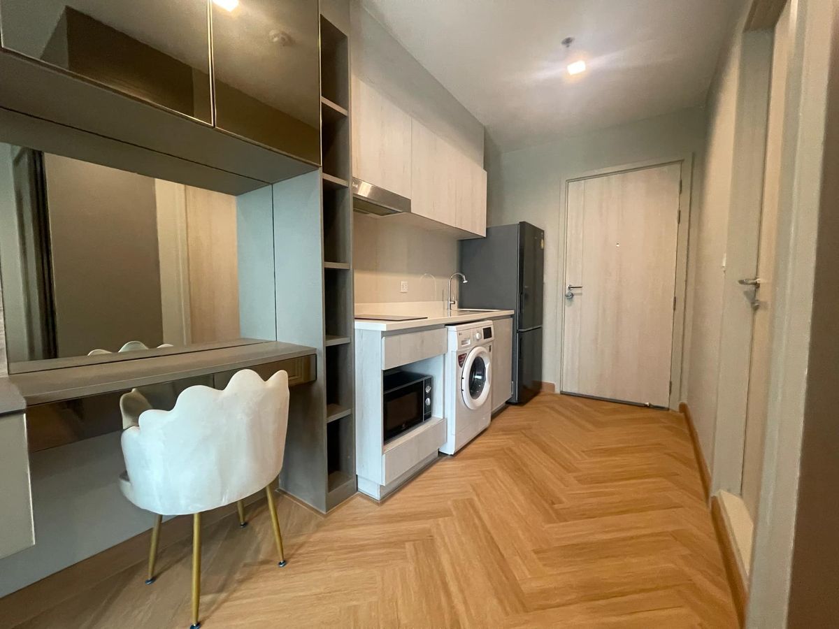 For SaleCondoWitthayu, Chidlom, Langsuan, Ploenchit : Life One Wireless Condo is convenient to travel near the BTS Skytrain. Delivered, beautiful room, complete furniture, ready to sell !!
