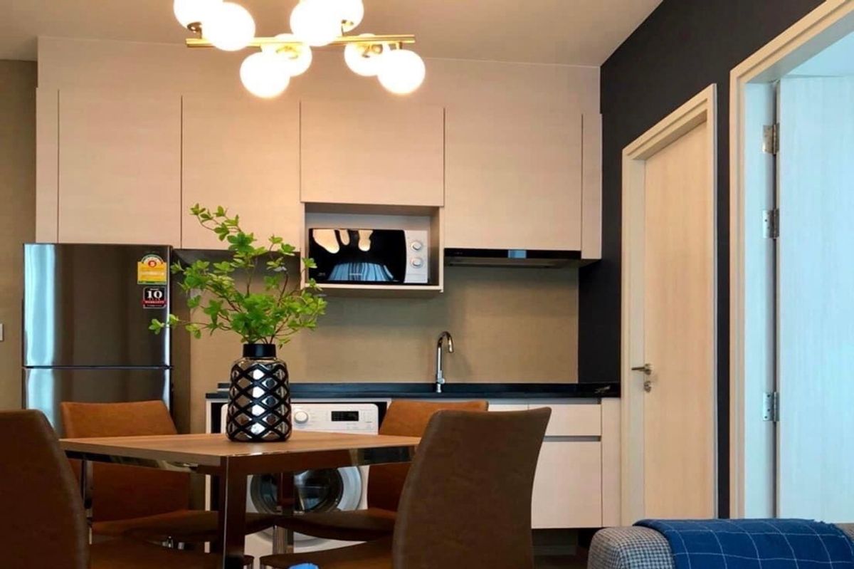 คอนโดรัชดา ห้วยขวาง : 🔥 สำหรับขาย - เช่า !!🔥 Code C20230600935..........Noble Revolve Ratchada 2, 2 ห้องนอน, 1 ห้องน้ำ, ชั้นสูง 11++, แต่งครบ, พร้อมเข้าอยู่, ราคาพิเศษ!!📣📣