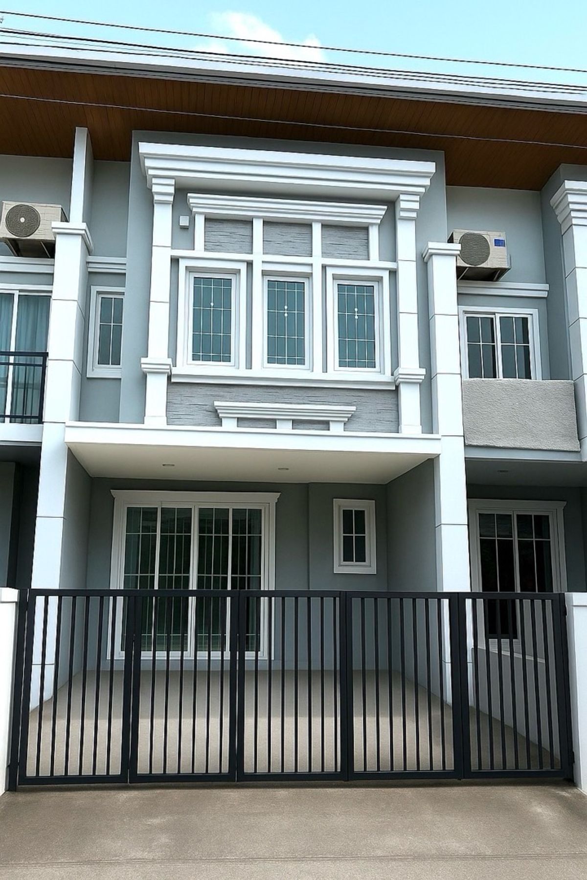 ขายทาวน์โฮมลาดกระบัง สุวรรณภูมิ : ขายบ้านสวย โกลเด้นทาวน์ 3 บางนา-อ่อนนุช
บ้านฟังก์ชันจัดเต็มเหมือนบ้านเดี่ยว ทำเลดี เข้า-ออกเมืองง่าย ใกล้เมกะบางนา!