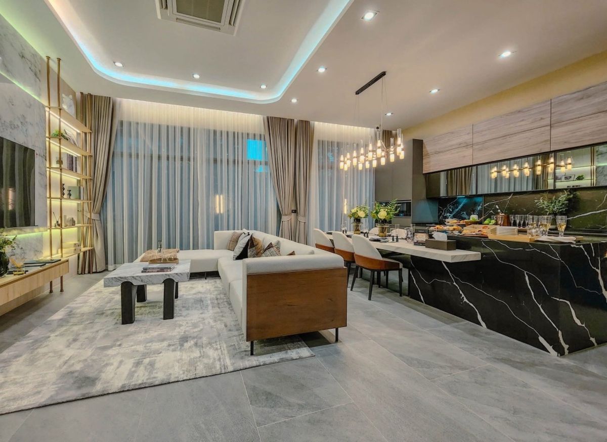 ให้เช่าบ้านสะพานควาย จตุจักร : 📢👇บ้านเดี่ยว 3 ชั้น ระดับ Super Luxury  พร้อมลิฟต์และสระว่ายน้ำส่วนตัว เดินทางสะดวกเข้าออกได้หลายเส้นทาง