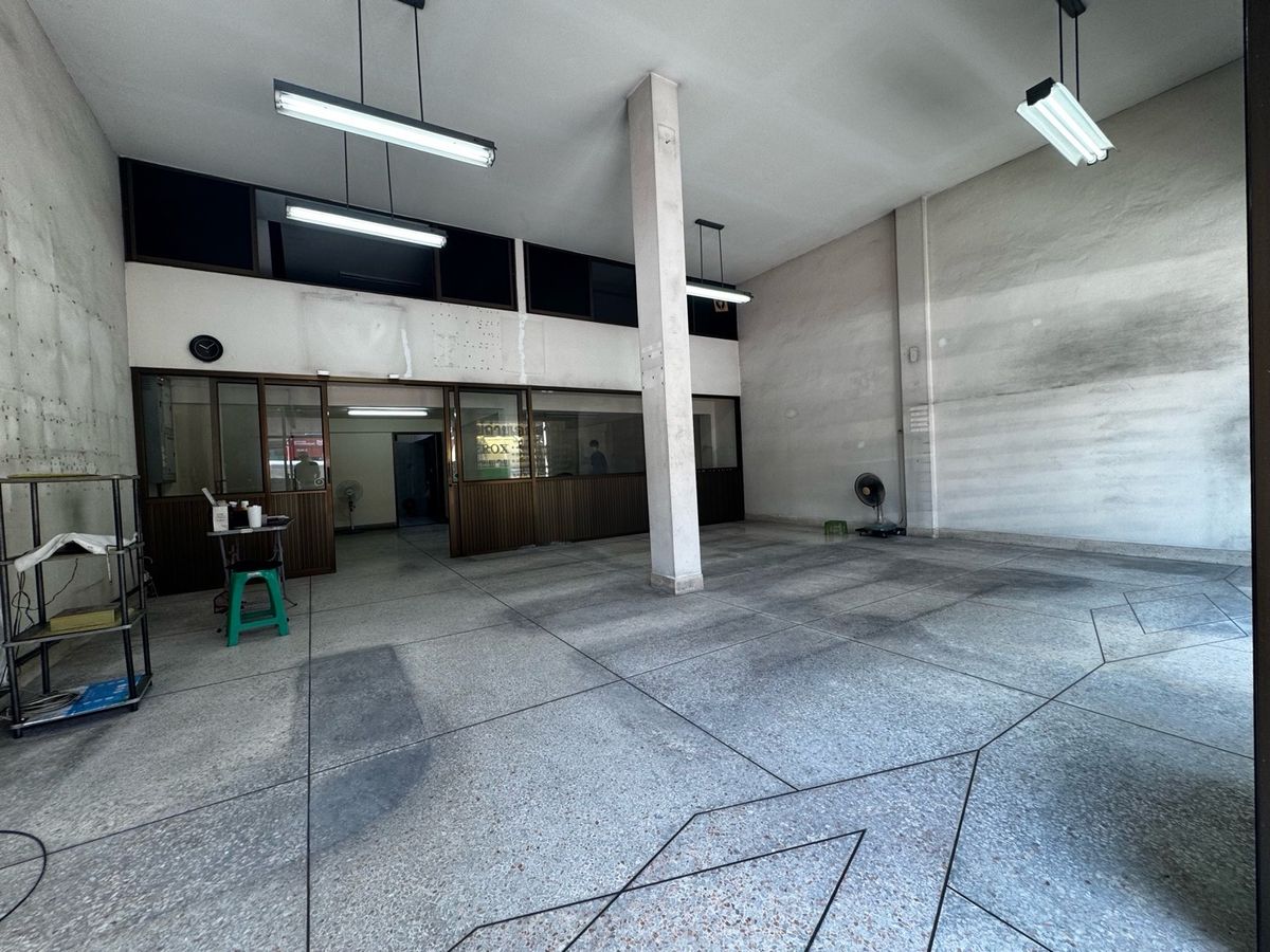 For SaleShop HouseLadkrabang, Suwannaphum Airport : Com001🏠 4 -story commercial buildings, two booths, can do a business company, shop and residence. On Nut Road Near Prawet Intersection Near the motorway