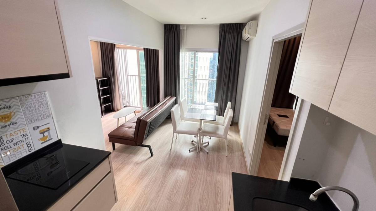 For SaleCondoRatchadapisek, Huaikwang, Suttisan : Condo Noble Revolve Ratchada 2 bedrooms near BTS/MRTFor sale at 7.7 million or rent for 25,000 baht/month, great value!