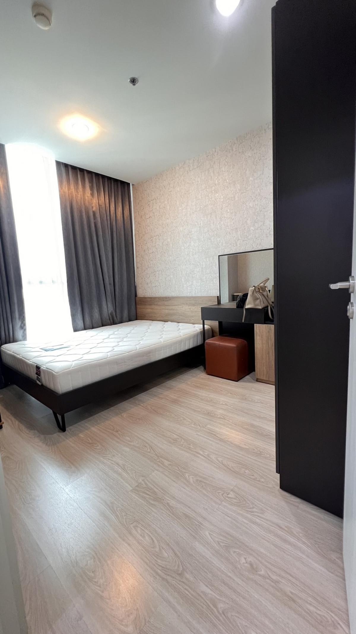 For SaleCondoRatchadapisek, Huaikwang, Suttisan : Condo Noble Revolve Ratchada 2 bedrooms near BTS/MRTFor sale at 7.7 million or rent for 25,000 baht/month, great value!